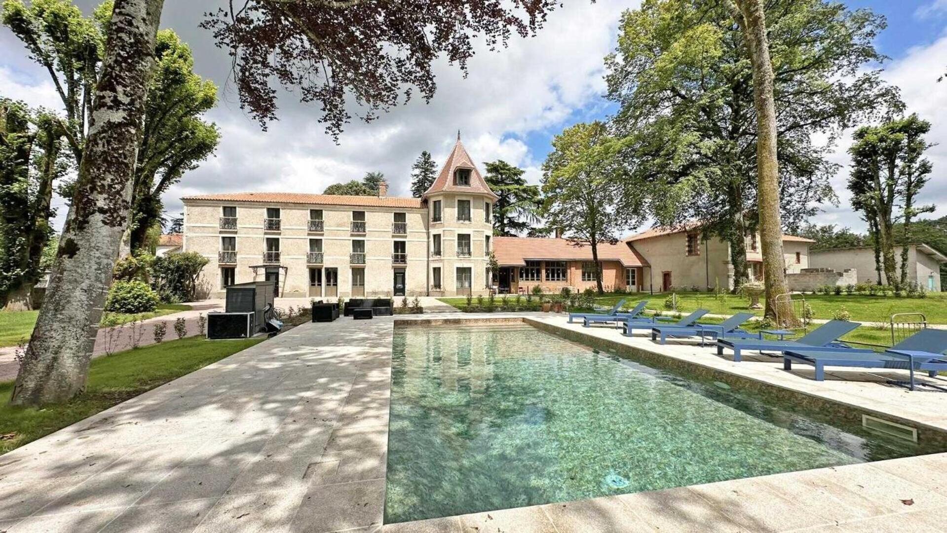 Le Manoir Des Perrieres Bed & Breakfast Rochechouart Ngoại thất bức ảnh
