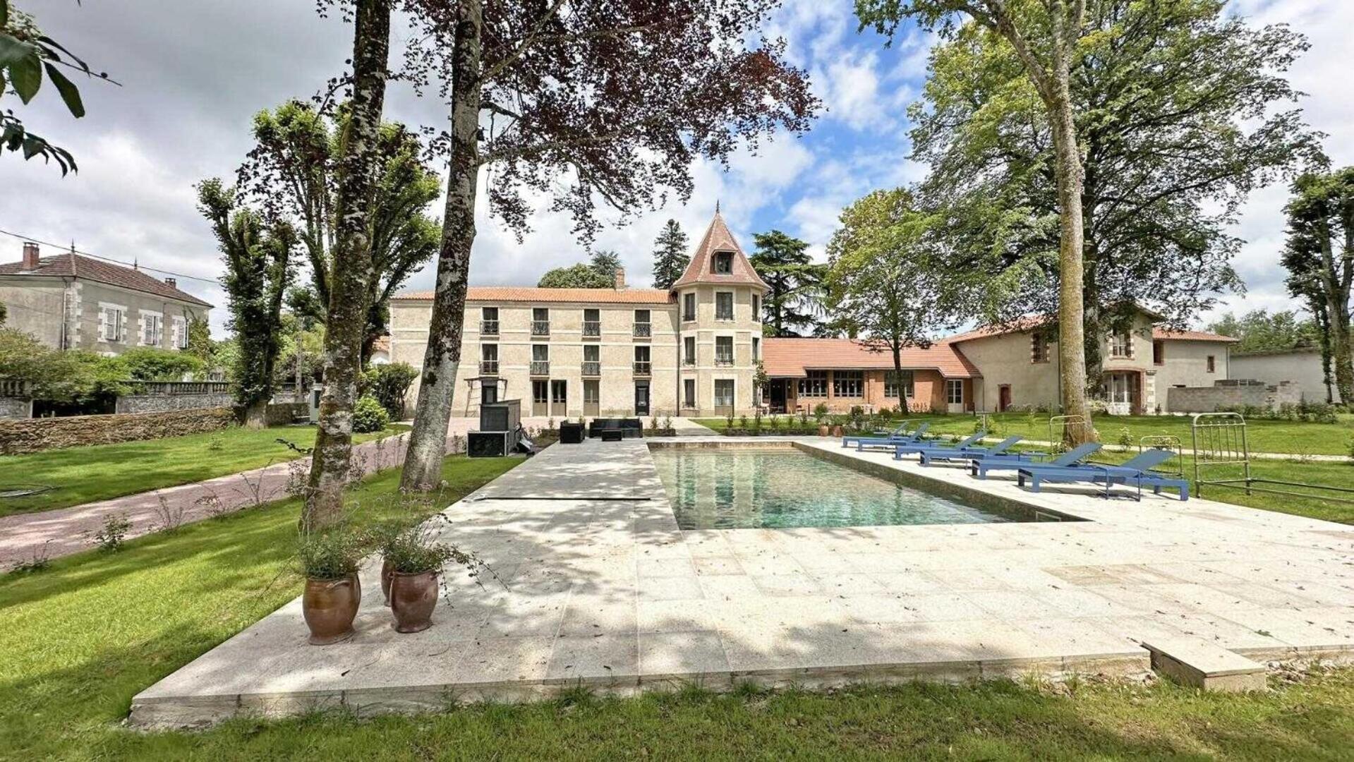 Le Manoir Des Perrieres Bed & Breakfast Rochechouart Ngoại thất bức ảnh