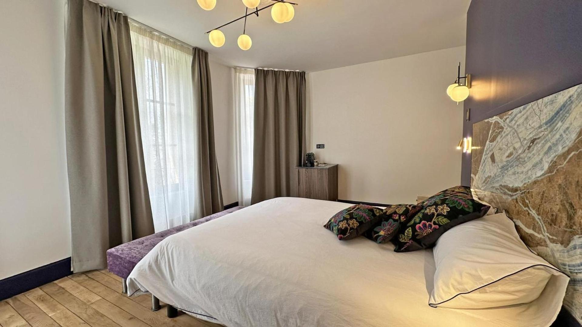 Le Manoir Des Perrieres Bed & Breakfast Rochechouart Ngoại thất bức ảnh
