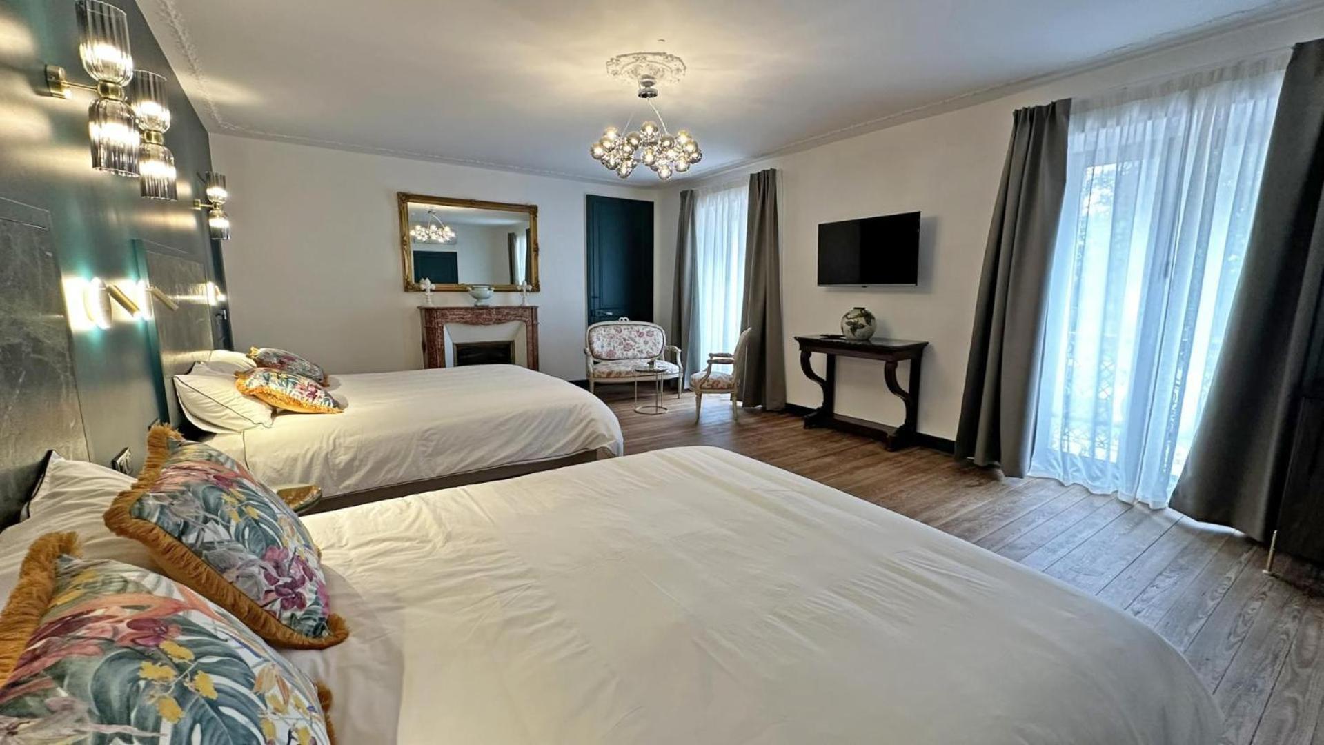 Le Manoir Des Perrieres Bed & Breakfast Rochechouart Ngoại thất bức ảnh