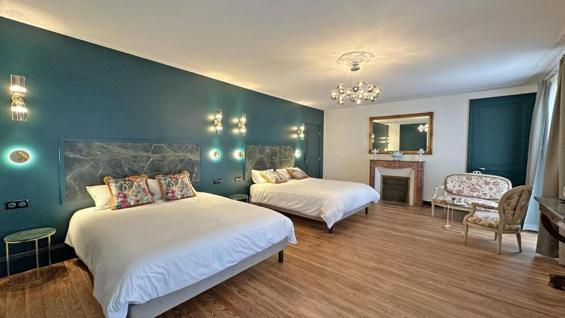 Le Manoir Des Perrieres Bed & Breakfast Rochechouart Ngoại thất bức ảnh