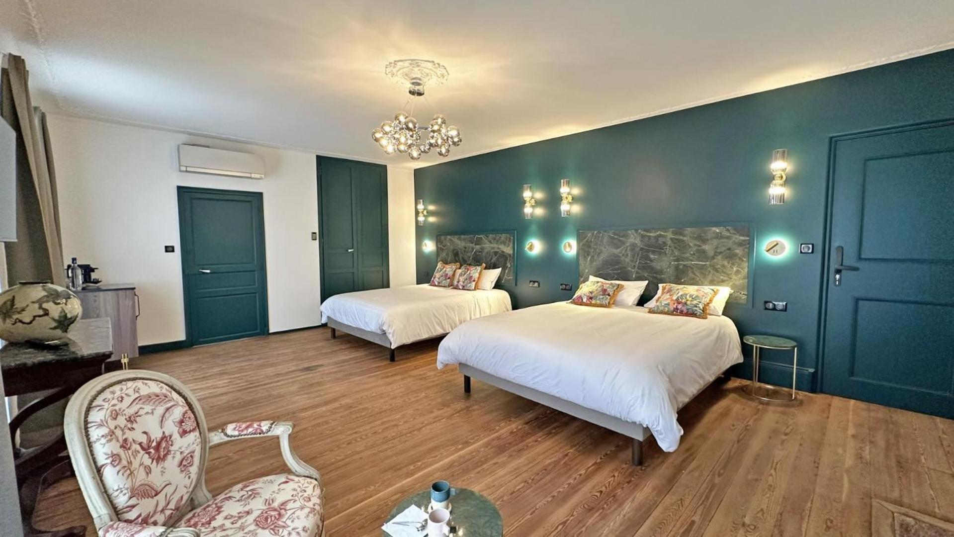 Le Manoir Des Perrieres Bed & Breakfast Rochechouart Ngoại thất bức ảnh