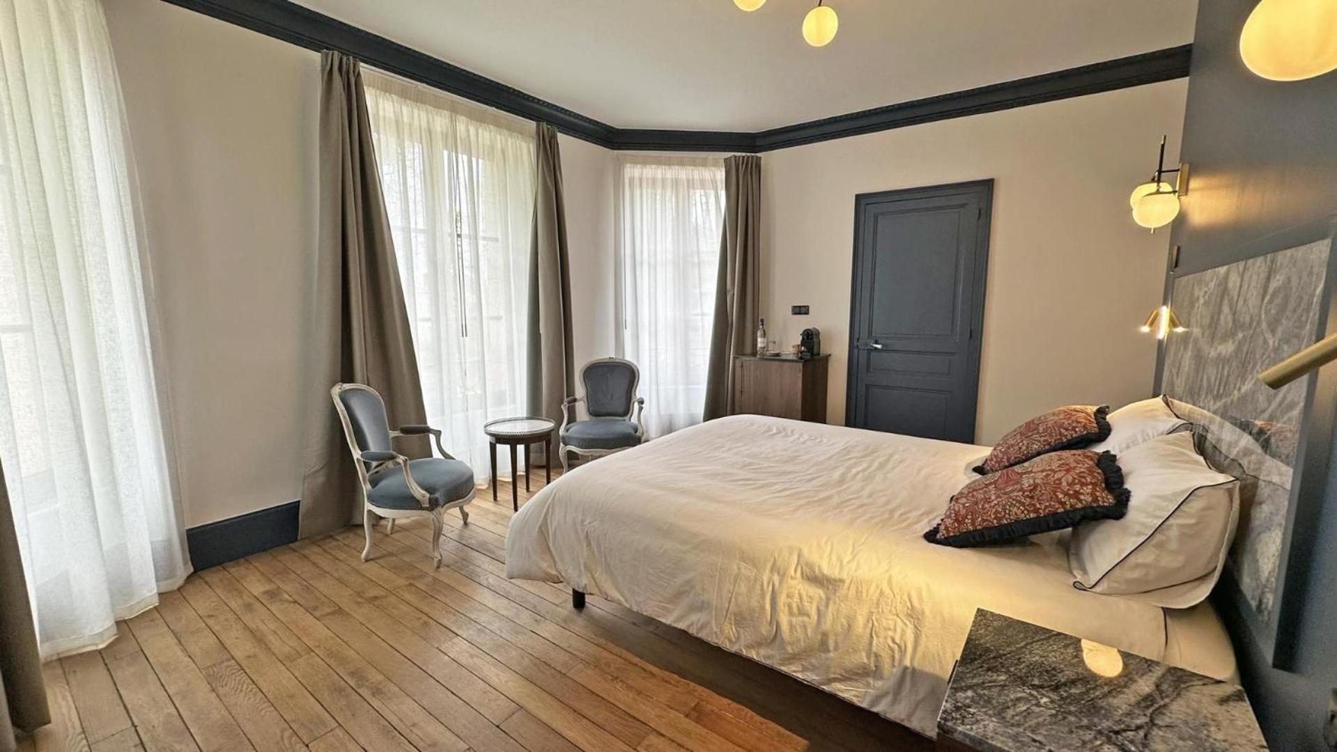 Le Manoir Des Perrieres Bed & Breakfast Rochechouart Ngoại thất bức ảnh