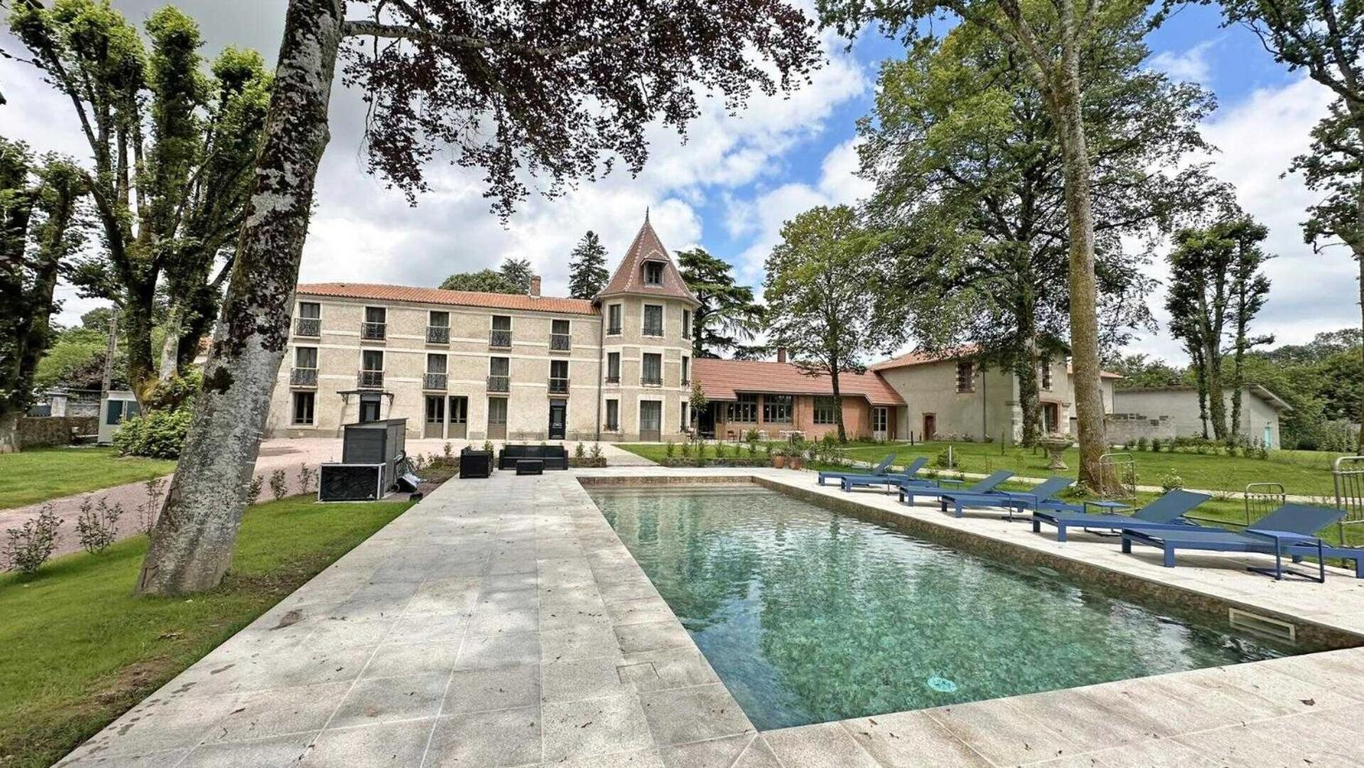 Le Manoir Des Perrieres Bed & Breakfast Rochechouart Ngoại thất bức ảnh